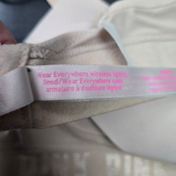 PINK Victoria's Secret Wear Everywhere Wireless Lightly Lined Bra Size 32B - Picture 5 of 8